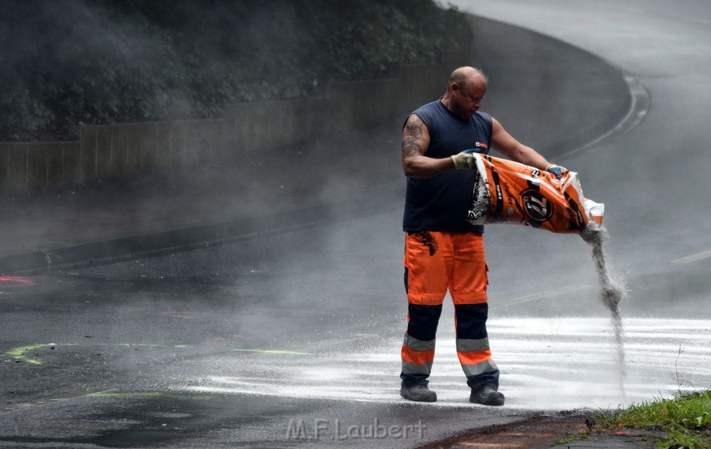 VU Frontal Koeln Hoehenhaus Berlinerstr vor Leuchterstr P84.JPG - Miklos Laubert